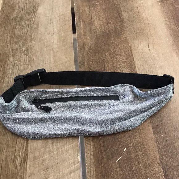 triangl fanny pack